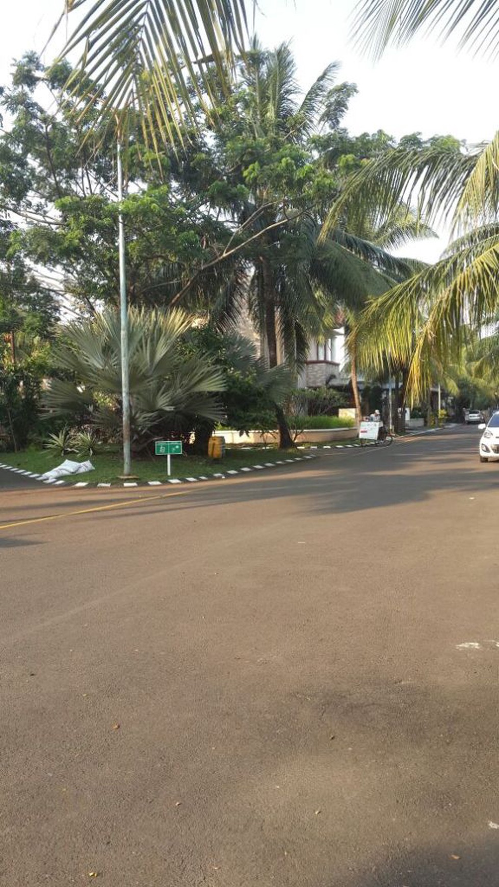 Rumah Siap Huni ,Jalan Lebar  sektor 9 Bintaro Jaya