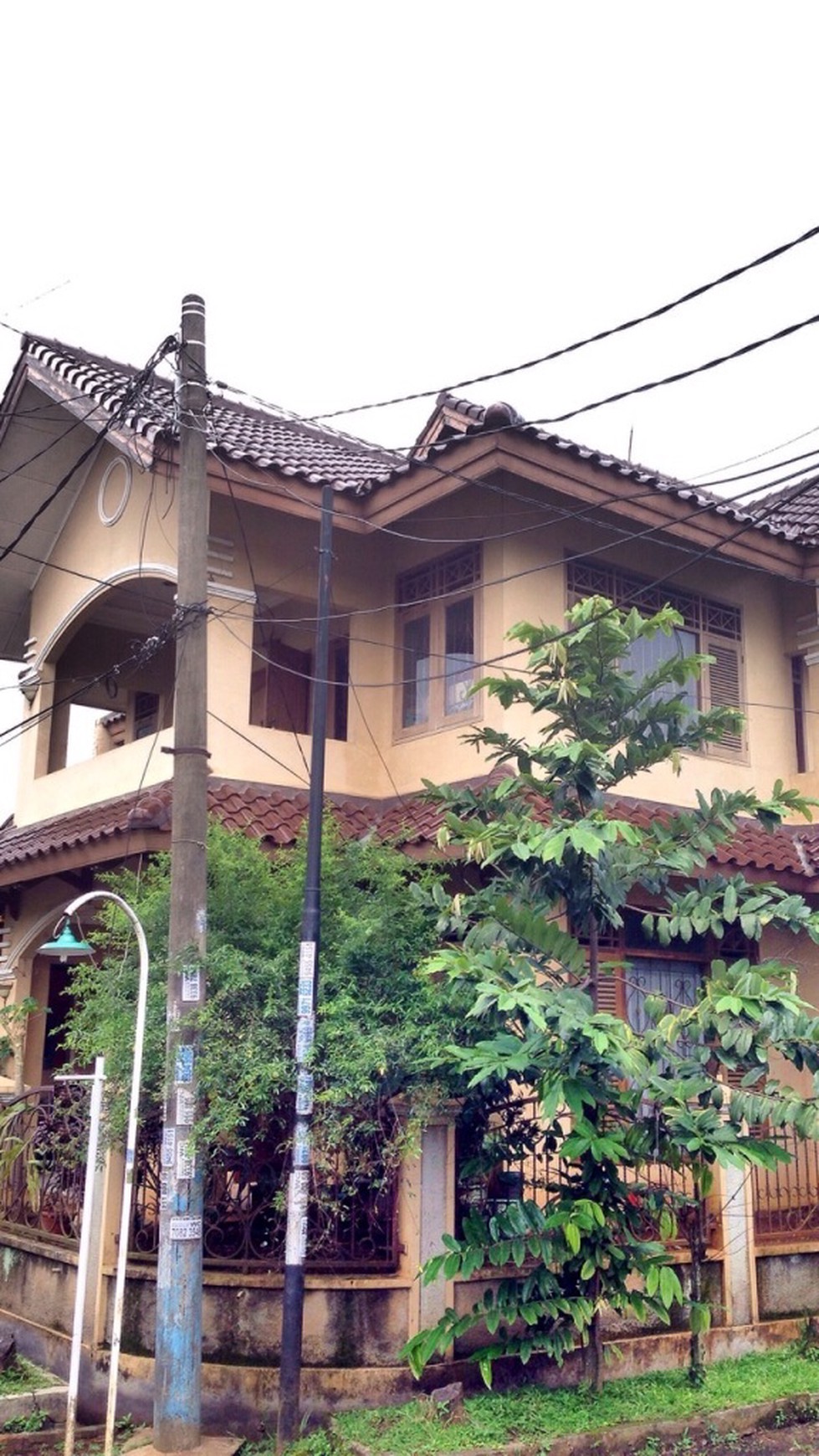 Rumah Hoek Dalam Perumahan Villa Bintaro Indah