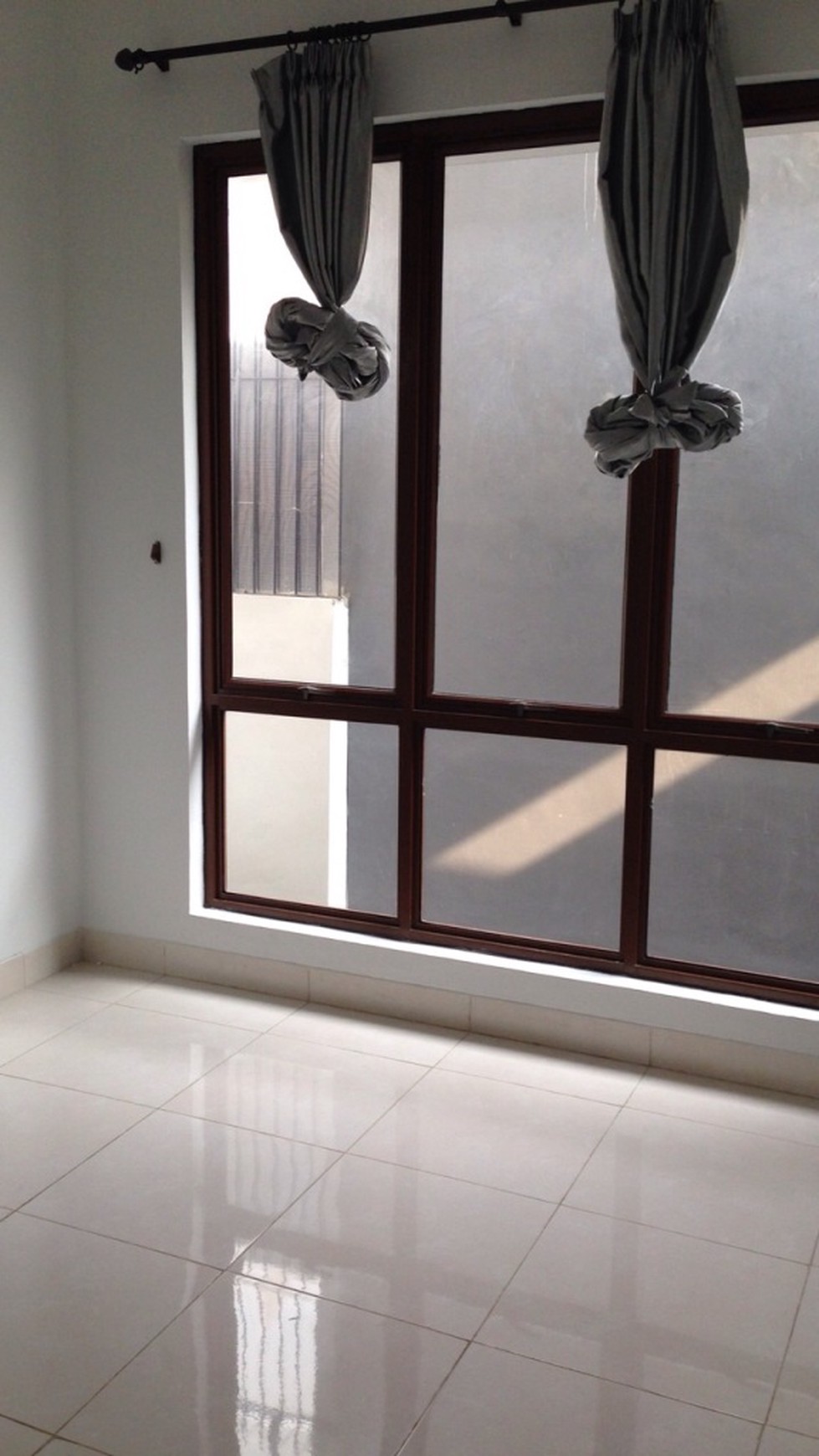 Hunian Minimalis Dalam Cluster Bintaro Sektor 9