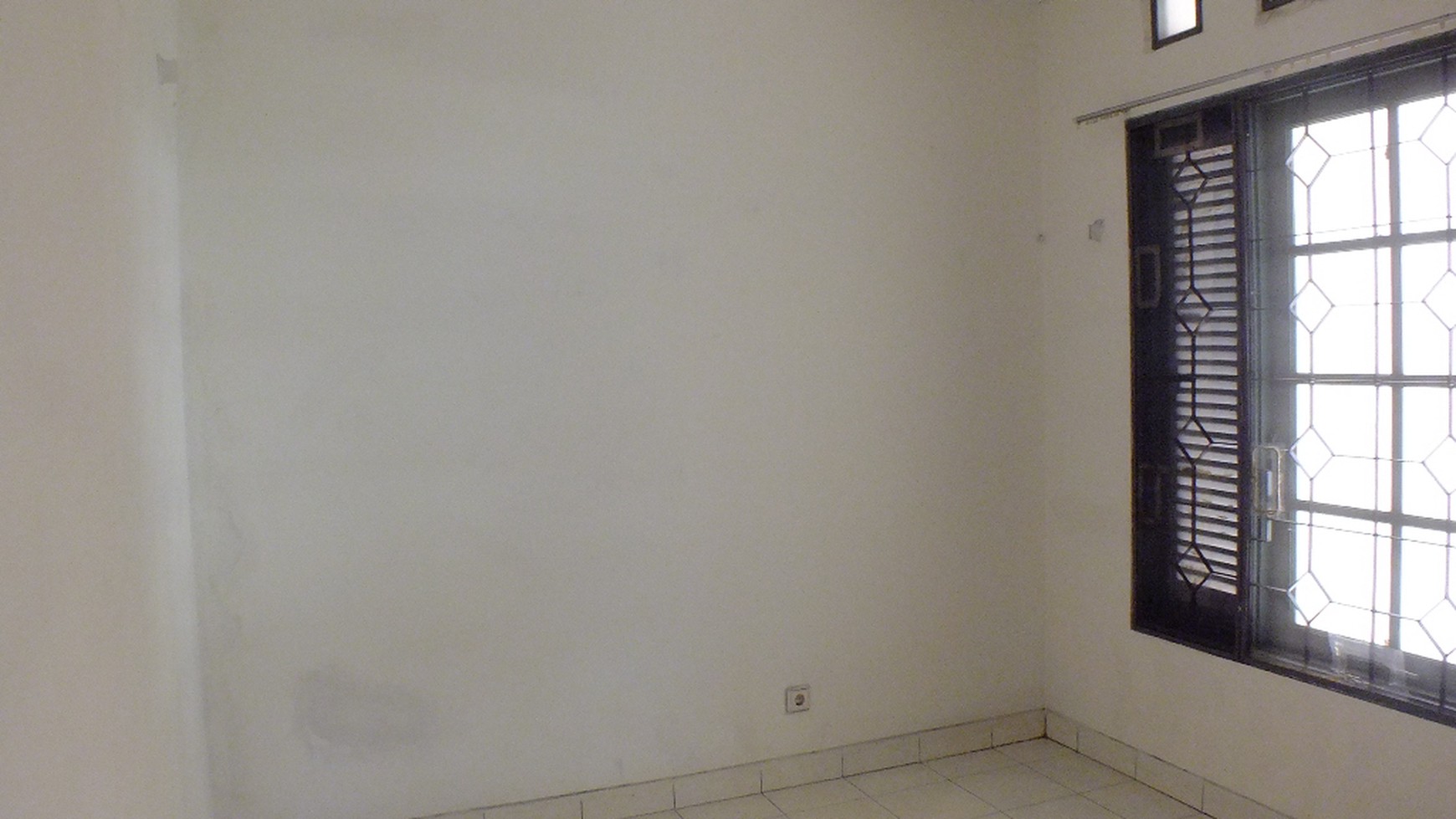 Rumah  siap huni,Semi Furnish BSD Tangerang..