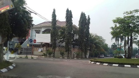Rumah Bagus,siap huni,strategis,jalan lebar di Villa Bintaro Regency