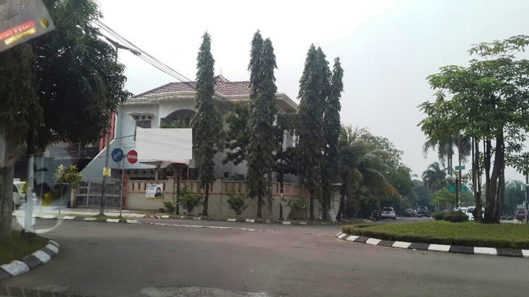 Rumah Bagus,siap huni,strategis,jalan lebar di Villa Bintaro Regency
