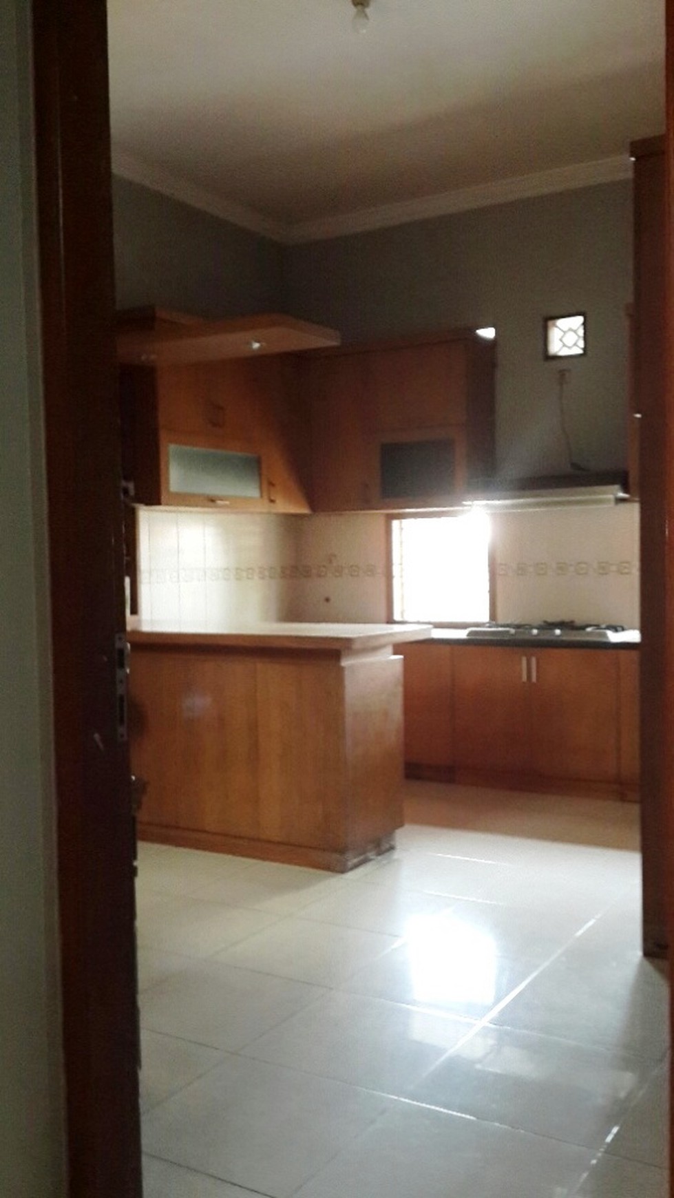 Rumah Bagus,siap huni,strategis,jalan lebar di Villa Bintaro Regency