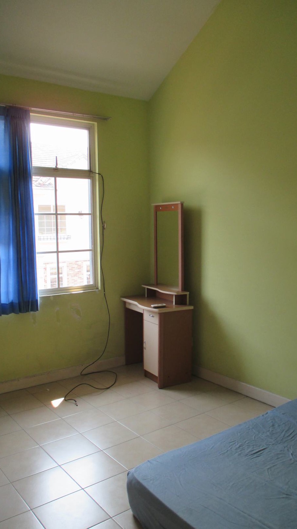 Disewakan Townhouse Taman Ayu lantai 2- Lippo Karawaci