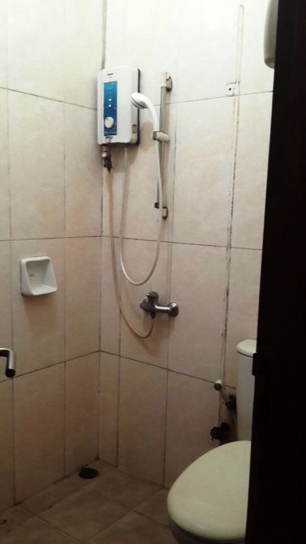 Rumah depan taman, minimalis ,good price sektor 9 Bintaro Jaya!!