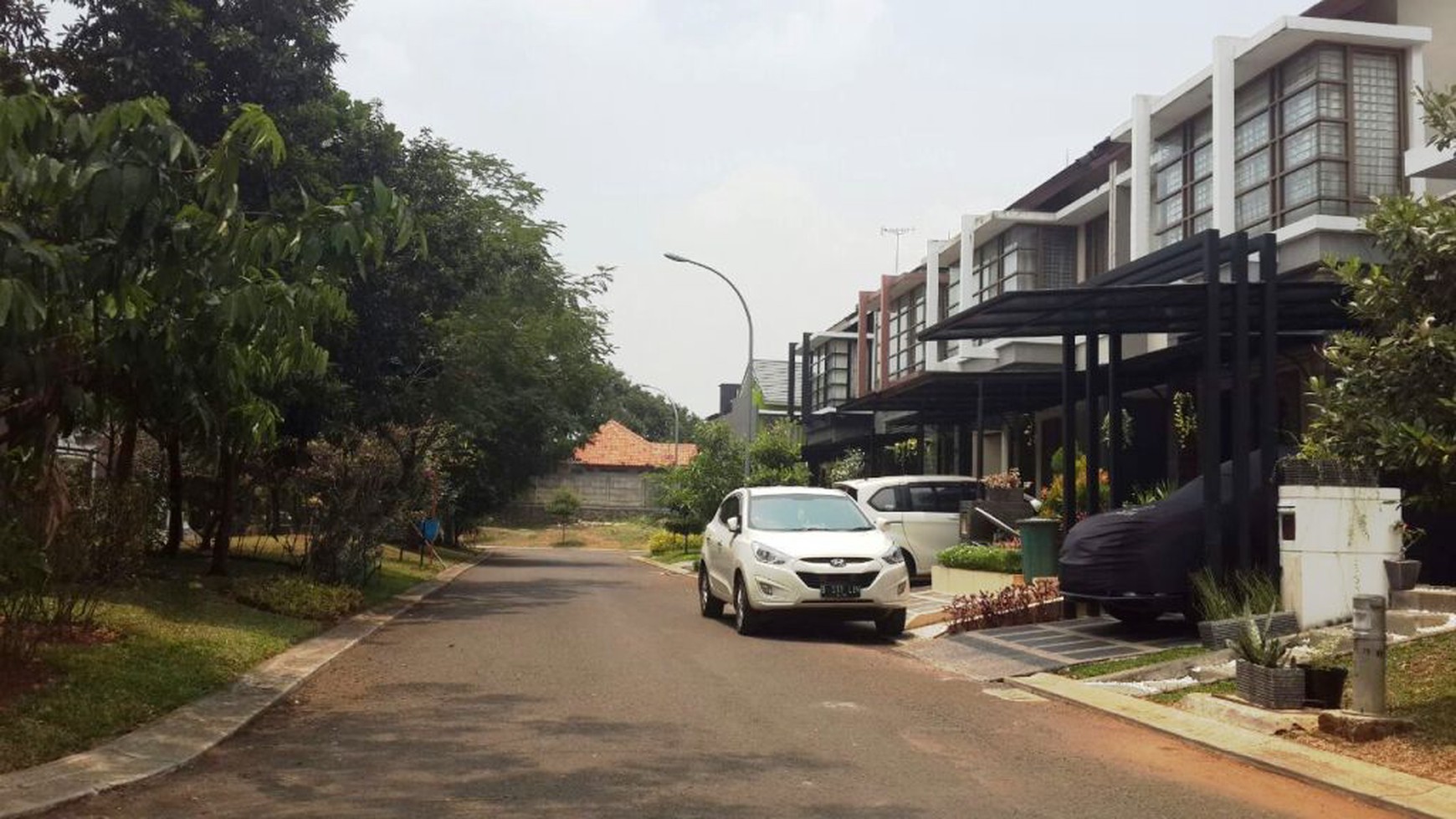 Rumah depan taman, minimalis ,good price sektor 9 Bintaro Jaya!!