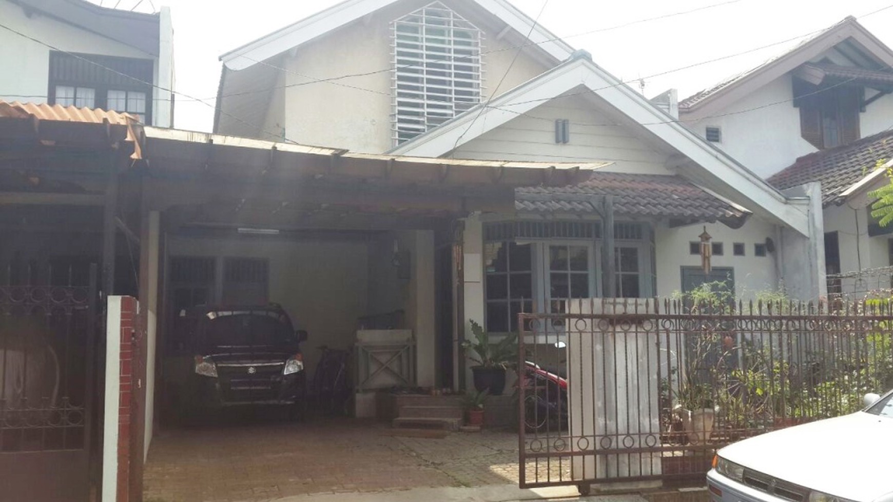 Rumah Siap Huni,Luas Tanah 180/luas bangunan 200 ,good price Sek 2