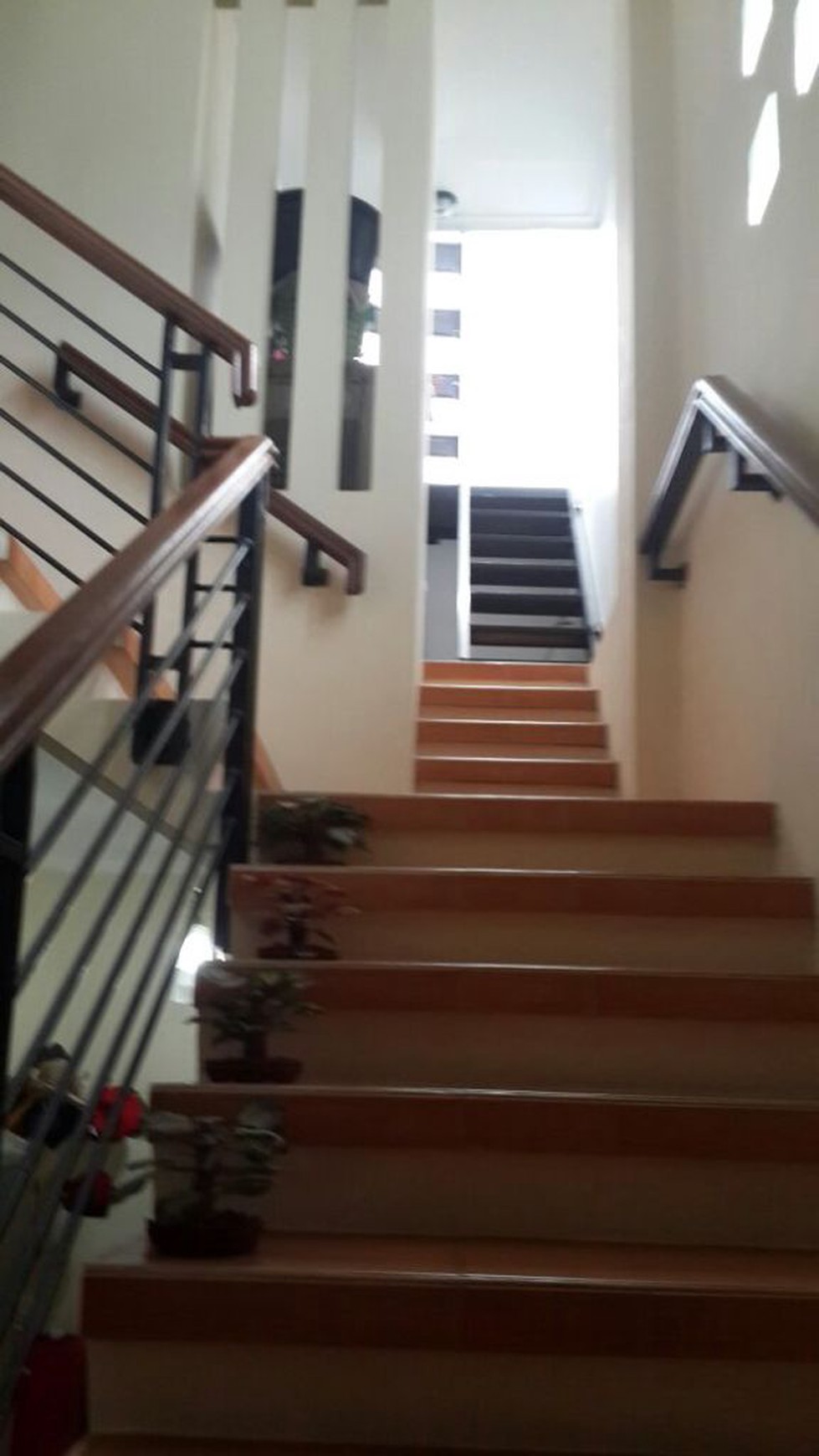 RUMAH CANTIK,BAGUS,SECURTY 24 JAM DI SEKTOR 9