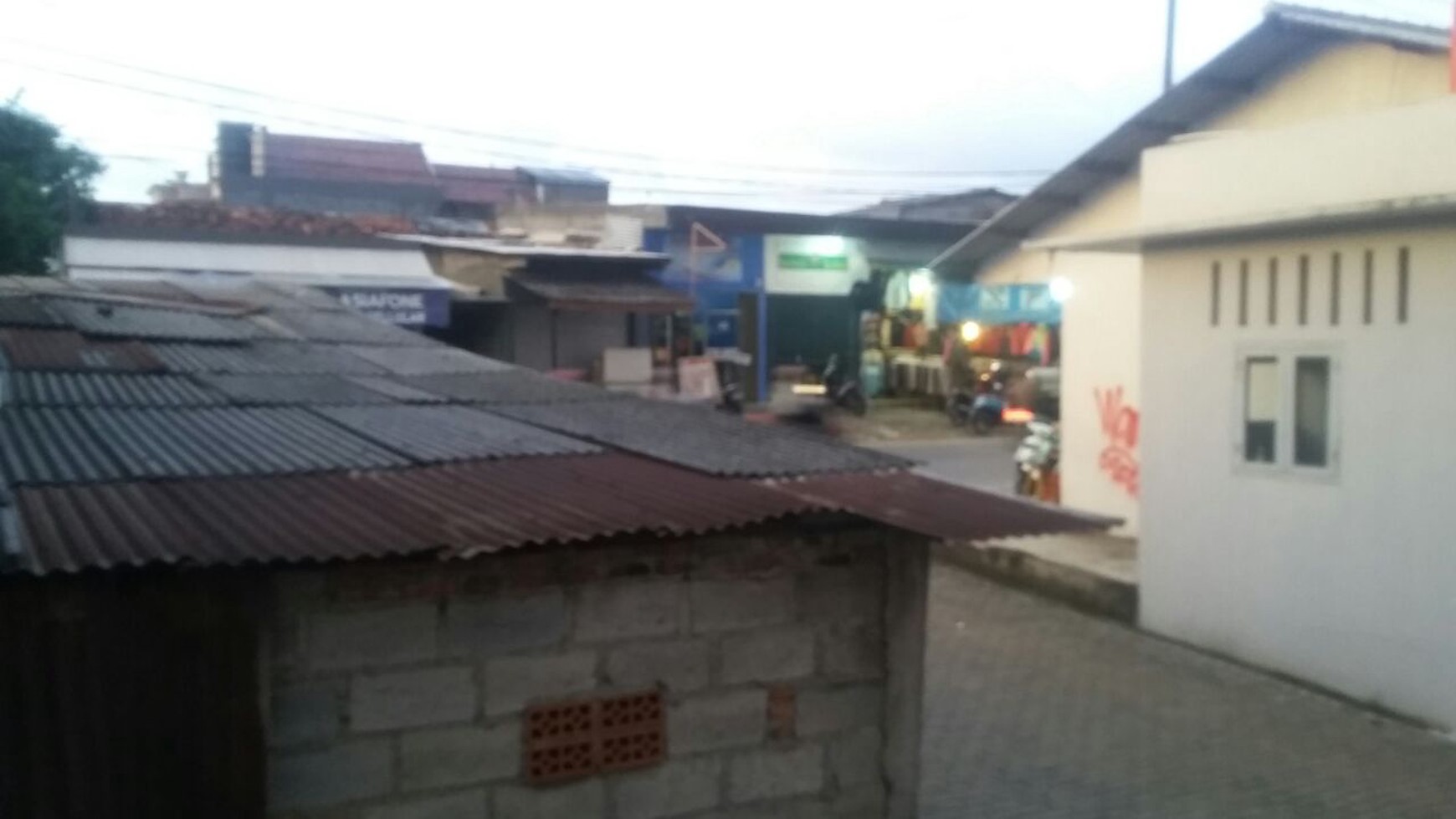 Kiios dan Lahan di Pondok Aren