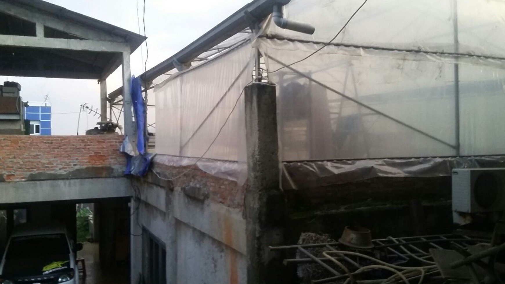 Kiios dan Lahan di Pondok Aren