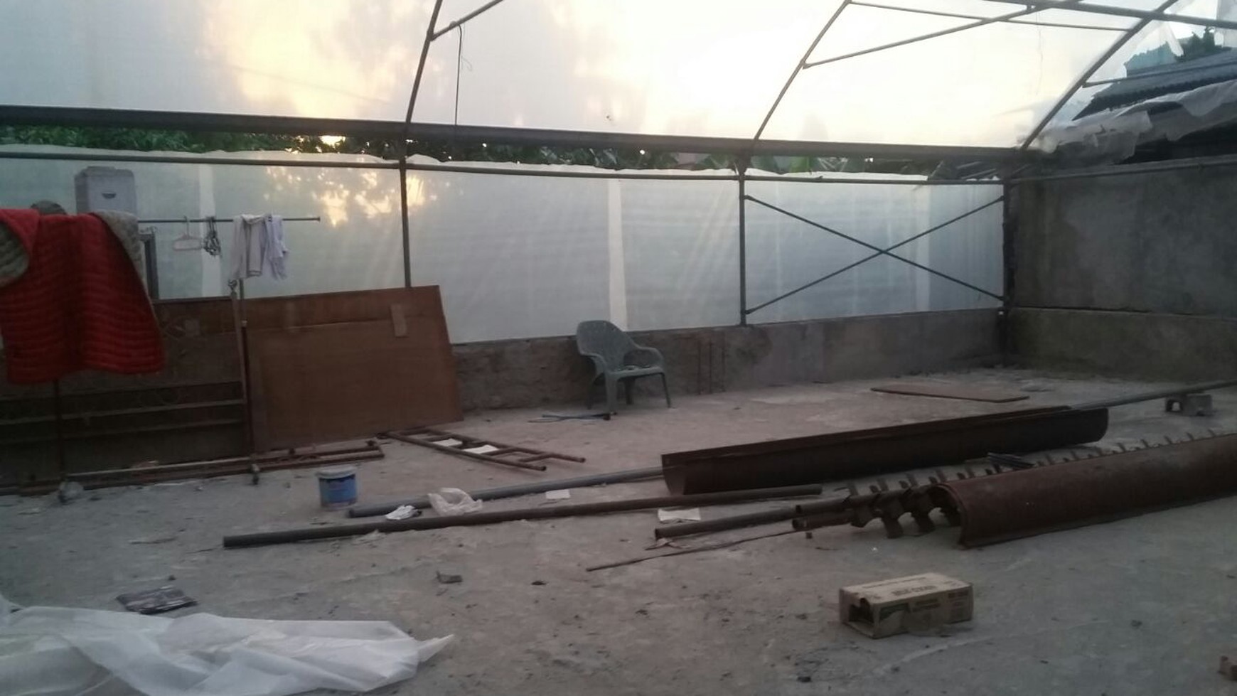 Kiios dan Lahan di Pondok Aren