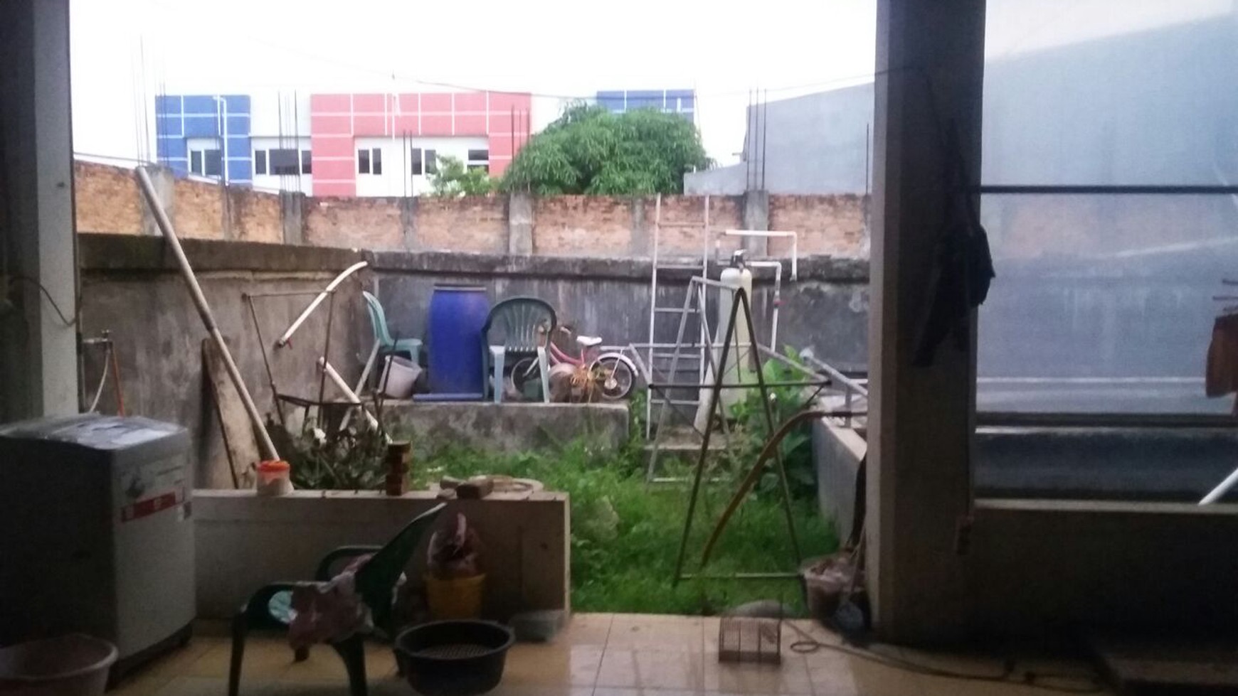 Kiios dan Lahan di Pondok Aren