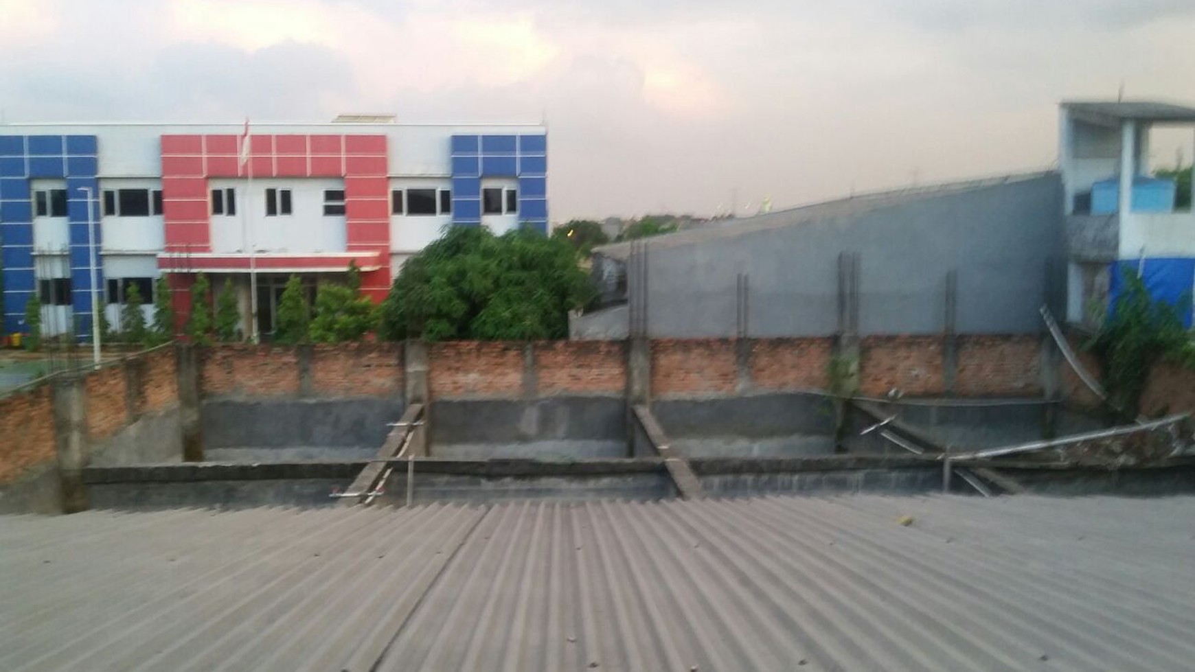 Kiios dan Lahan di Pondok Aren