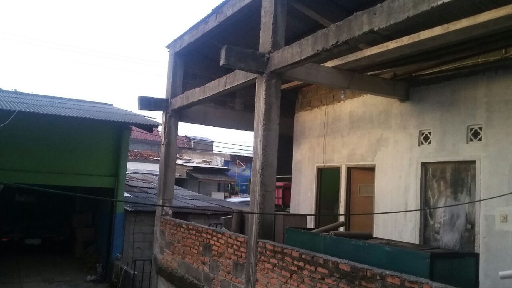 Kiios dan Lahan di Pondok Aren