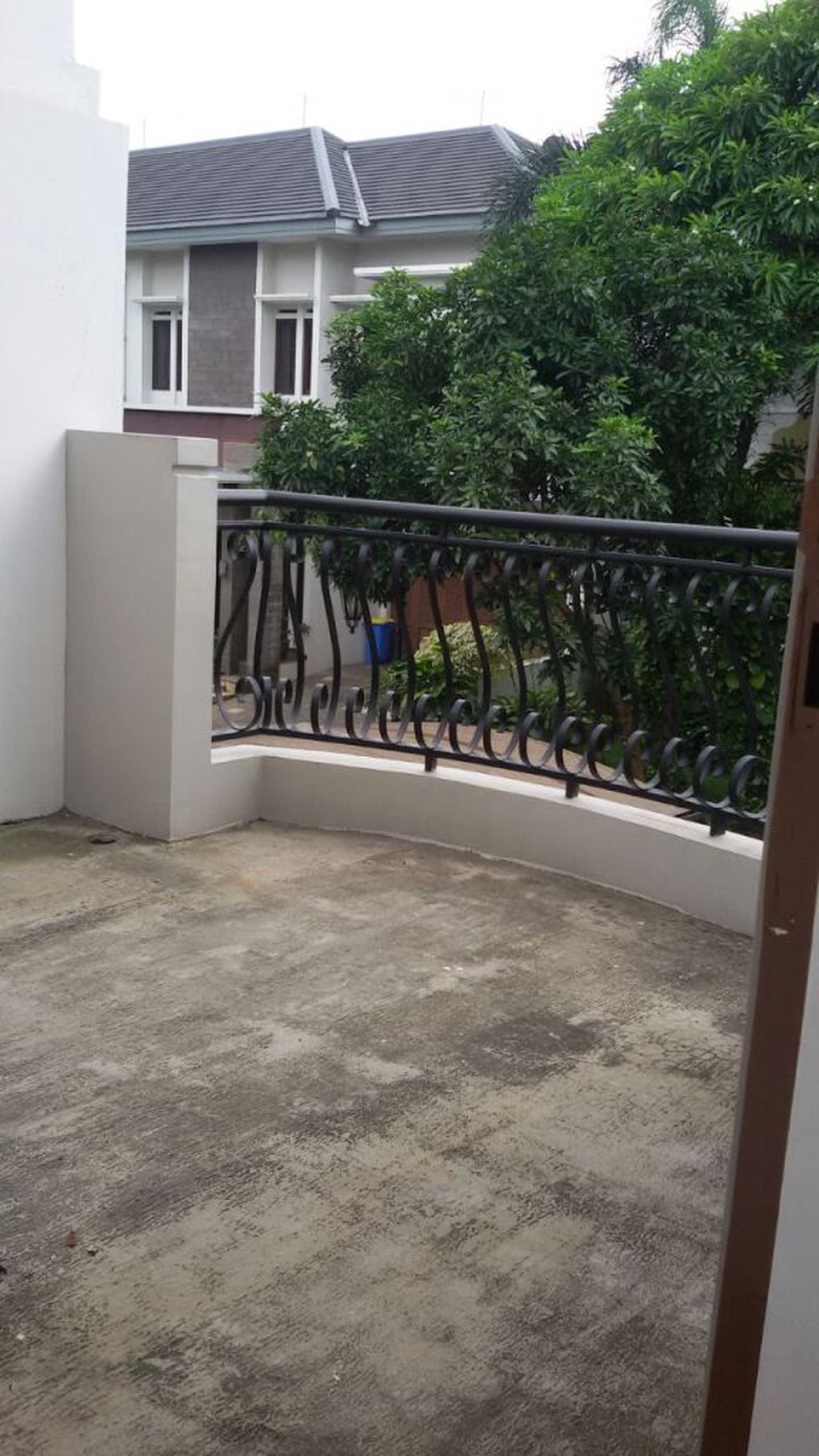 RUMAH SIAP HUNI,DEPAN TAMAN,DI PURI BINTARO