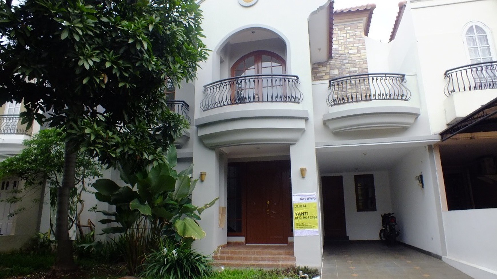 RUMAH SIAP HUNI,DEPAN TAMAN,DI PURI BINTARO