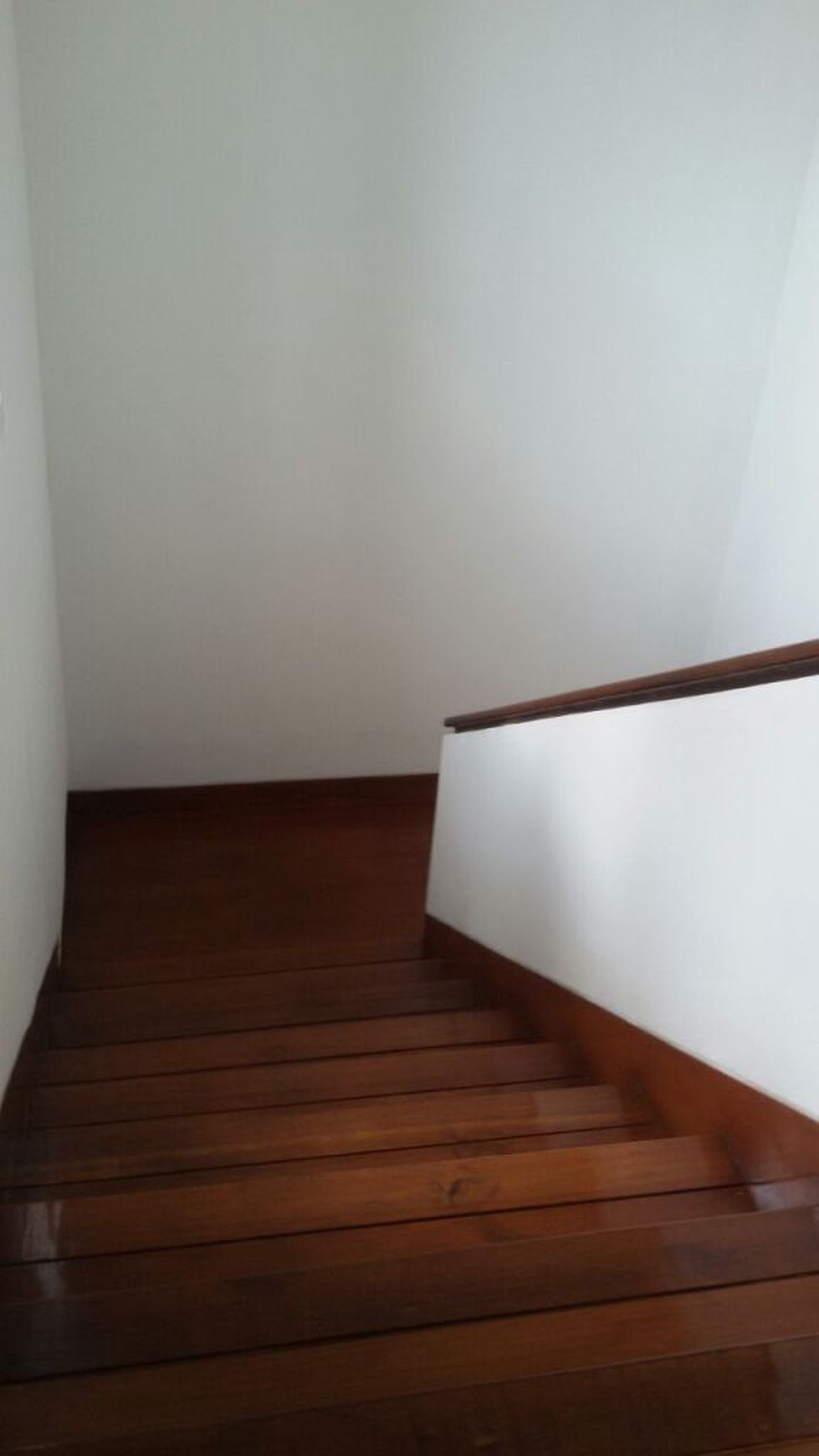 RUMAH SIAP HUNI,DEPAN TAMAN,DI PURI BINTARO