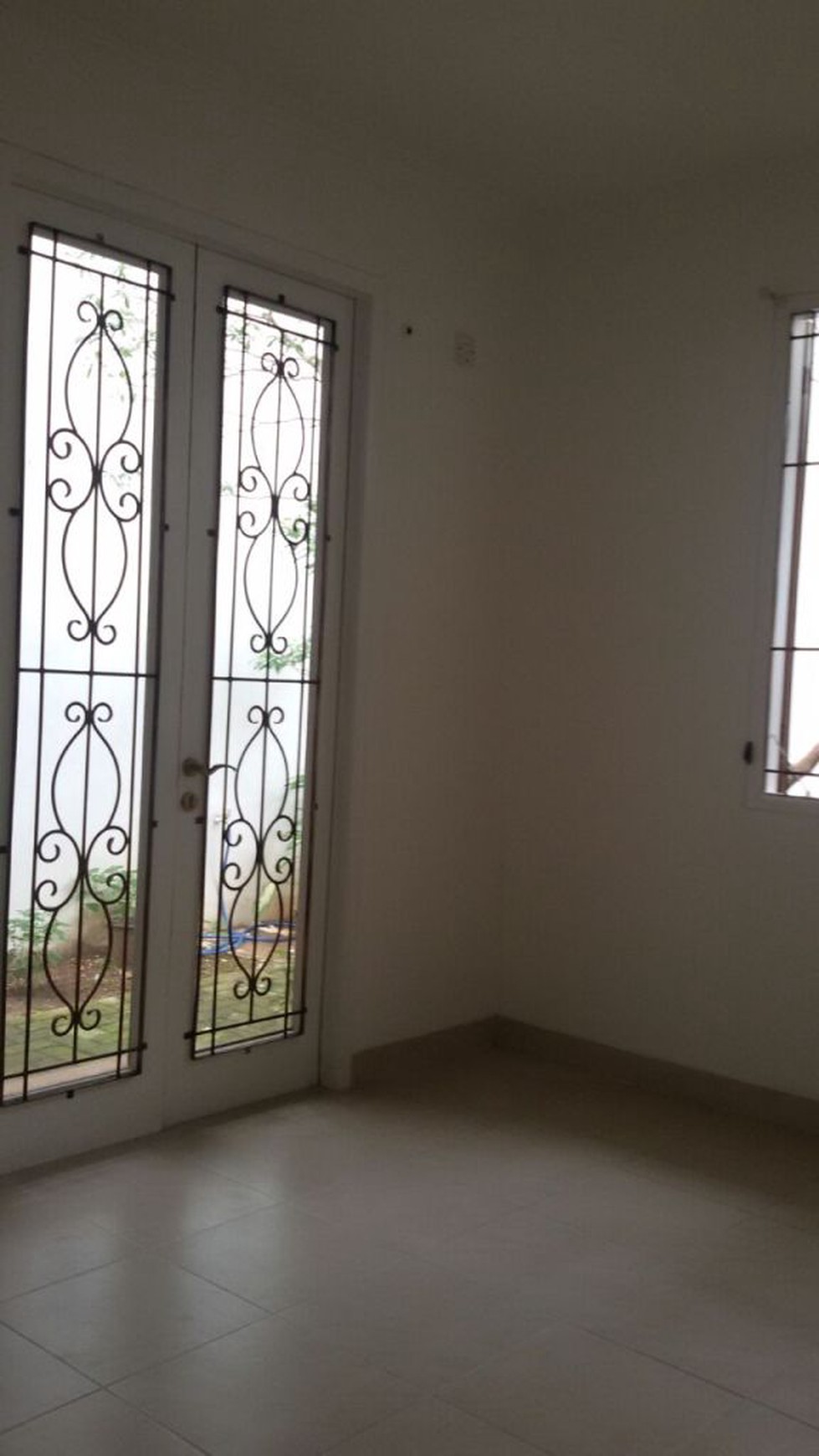 RUMAH SIAP HUNI,DEPAN TAMAN,DI PURI BINTARO