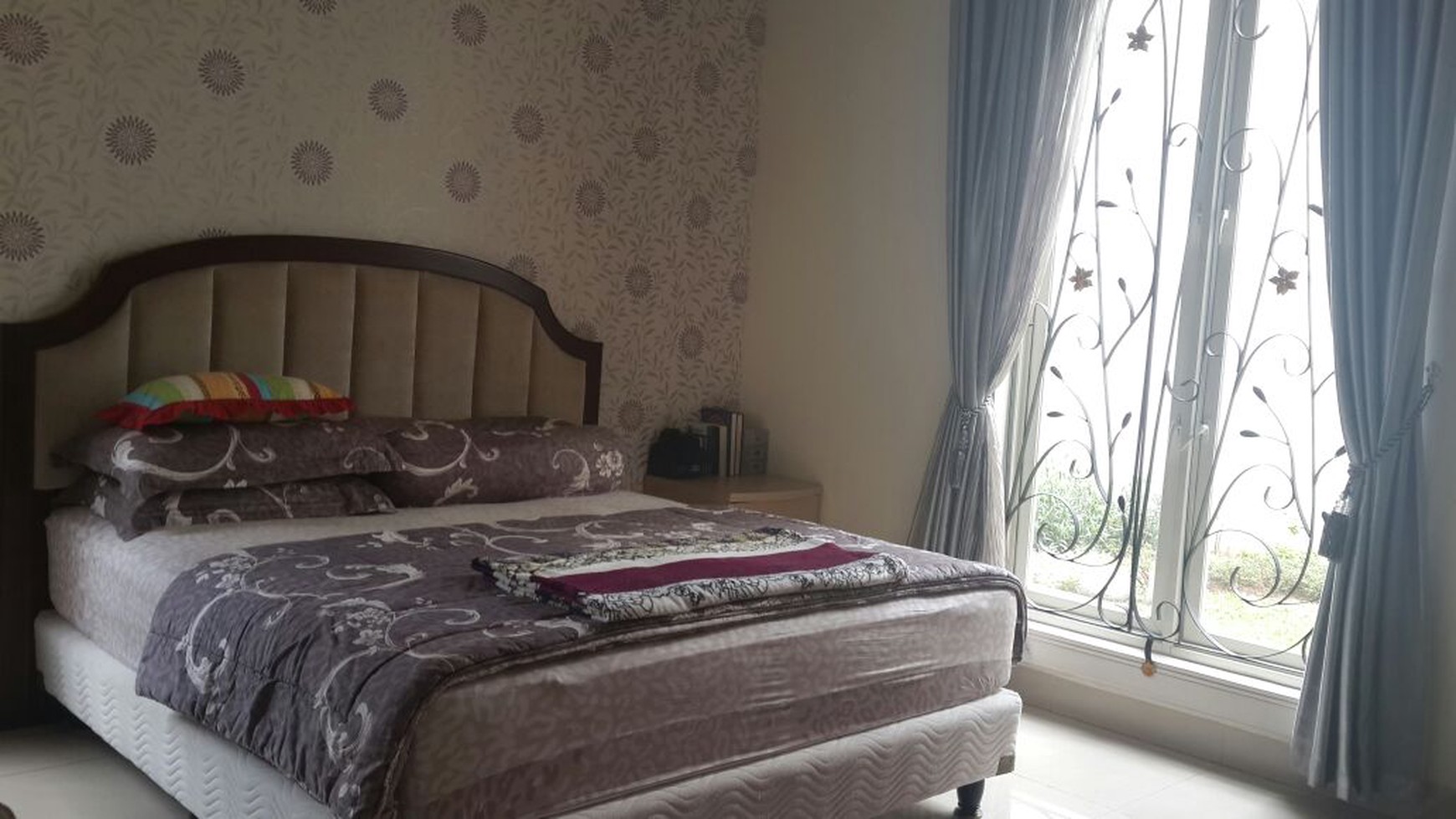 Rumah Cantik,Minimalis ,siap huni di Serpong Tangerang