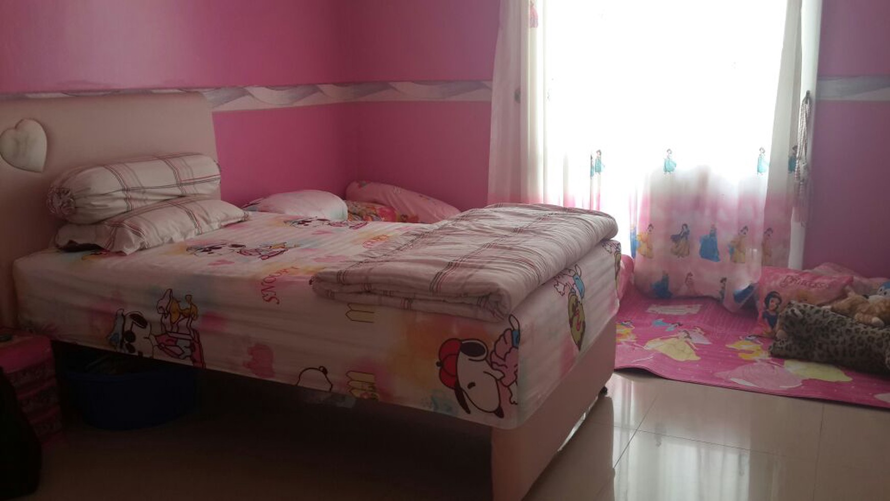 Rumah Cantik,Minimalis ,siap huni di Serpong Tangerang