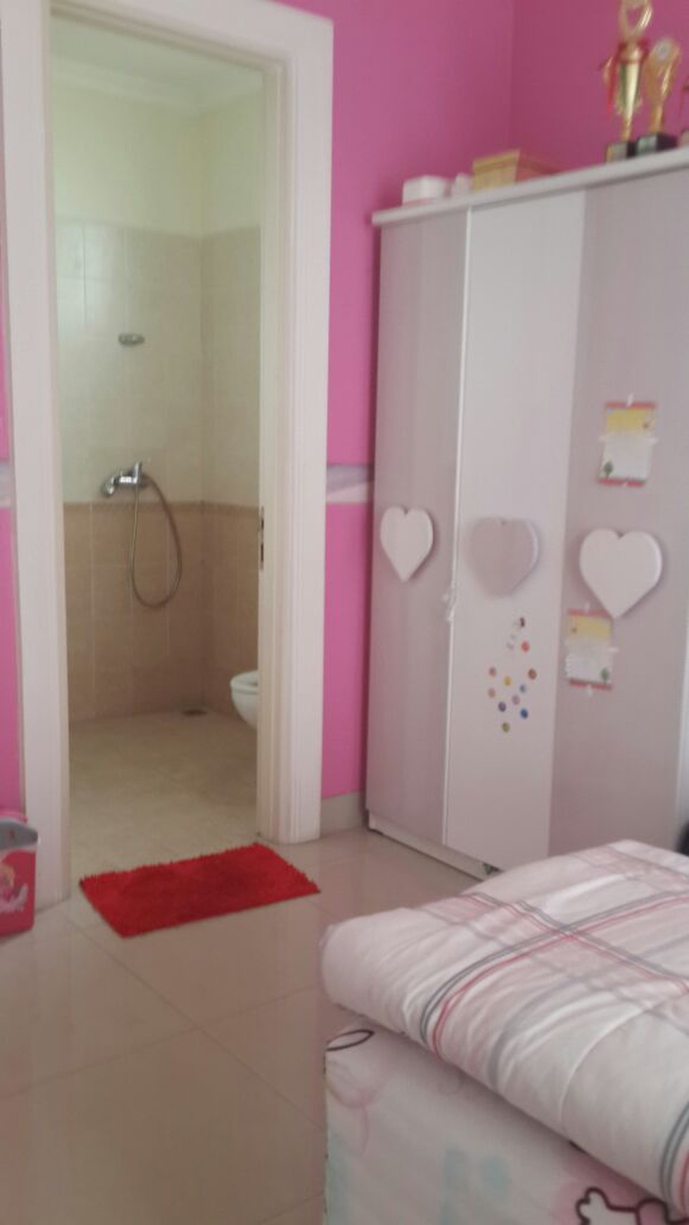 Rumah Cantik,Minimalis ,siap huni di Serpong Tangerang