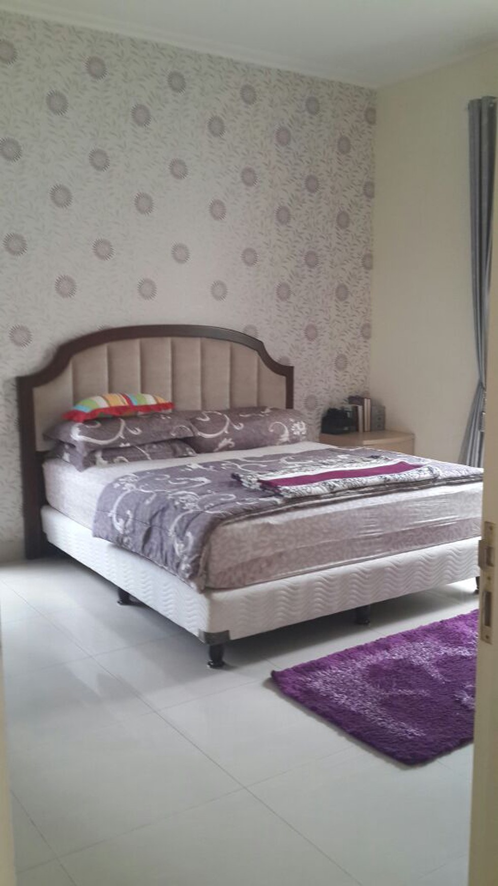 Rumah Cantik,Minimalis ,siap huni di Serpong Tangerang