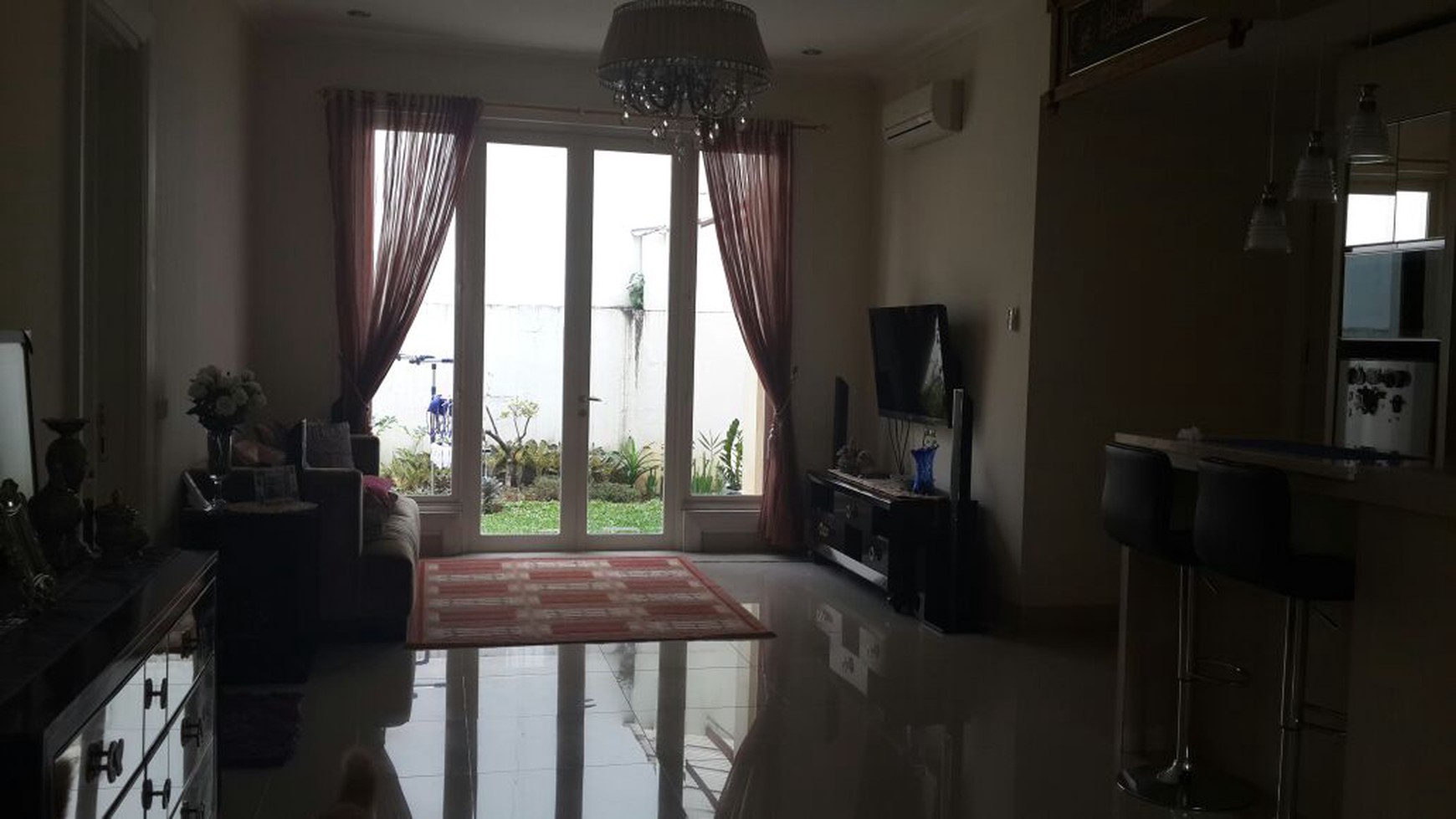 Rumah Cantik,Minimalis ,siap huni di Serpong Tangerang