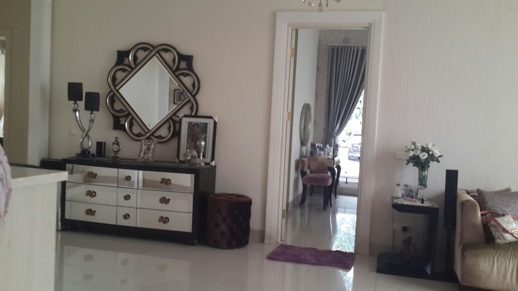 Rumah Cantik,Minimalis ,siap huni di Serpong Tangerang