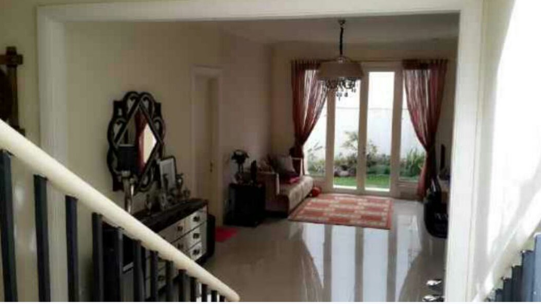 Rumah Cantik,Minimalis ,siap huni di Serpong Tangerang