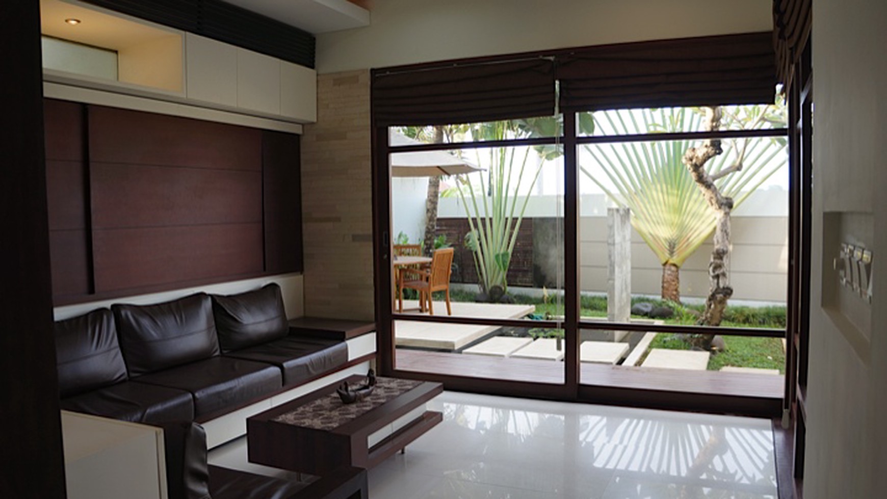 Exclusive Villa For Rent 3 Bedrooms in Sanur Fully Furnish Rice Field View