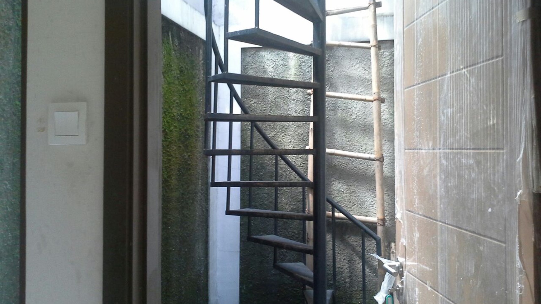 Rumah Hot Sale, Brand New Dalam Cluster Di Bintaro 9