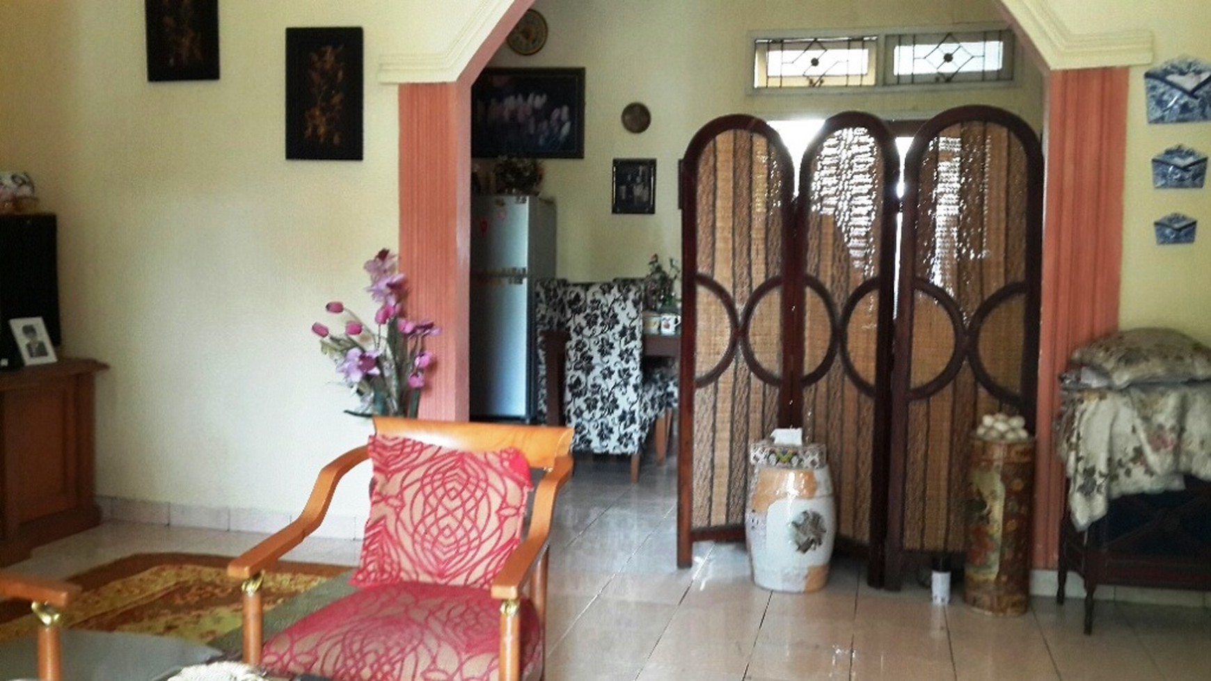 Rumah Bagus ,siap huni,strategis ,good price di Graha Raya..