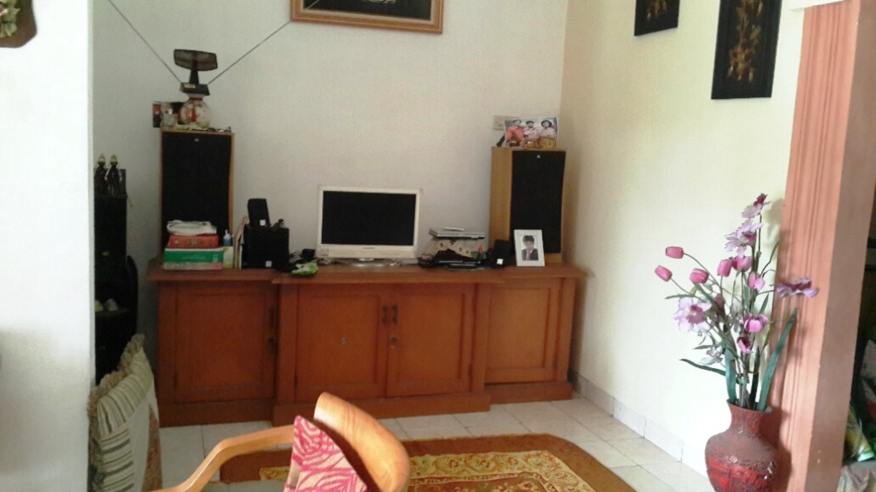 Rumah Bagus ,siap huni,strategis ,good price di Graha Raya..