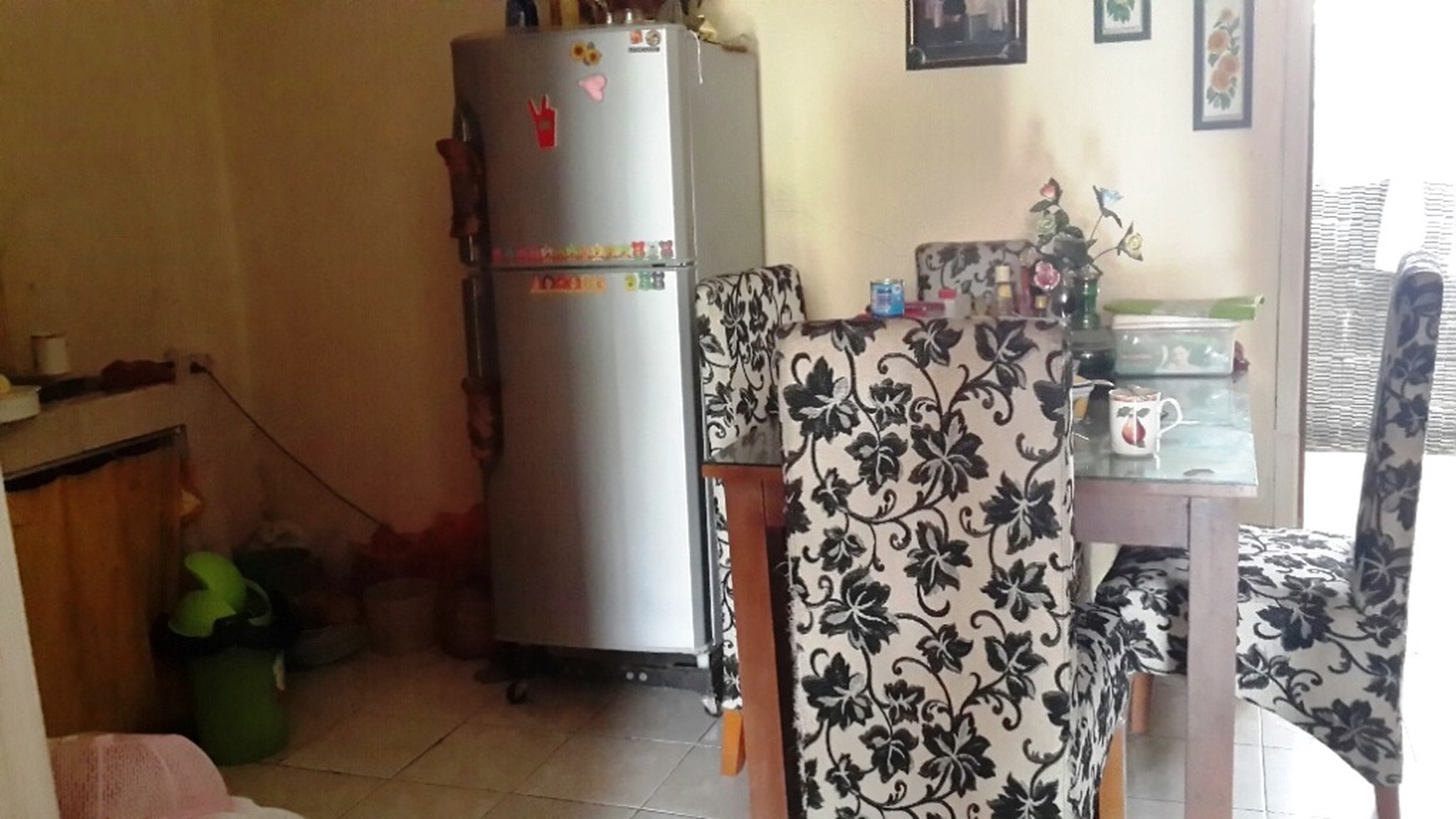 Rumah Bagus ,siap huni,strategis ,good price di Graha Raya..