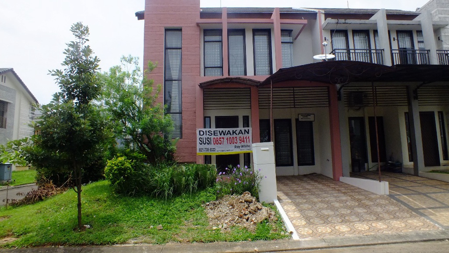 Rumah Minimalis Siap Huni Dalam Perumahan Emerald Bintaro 9