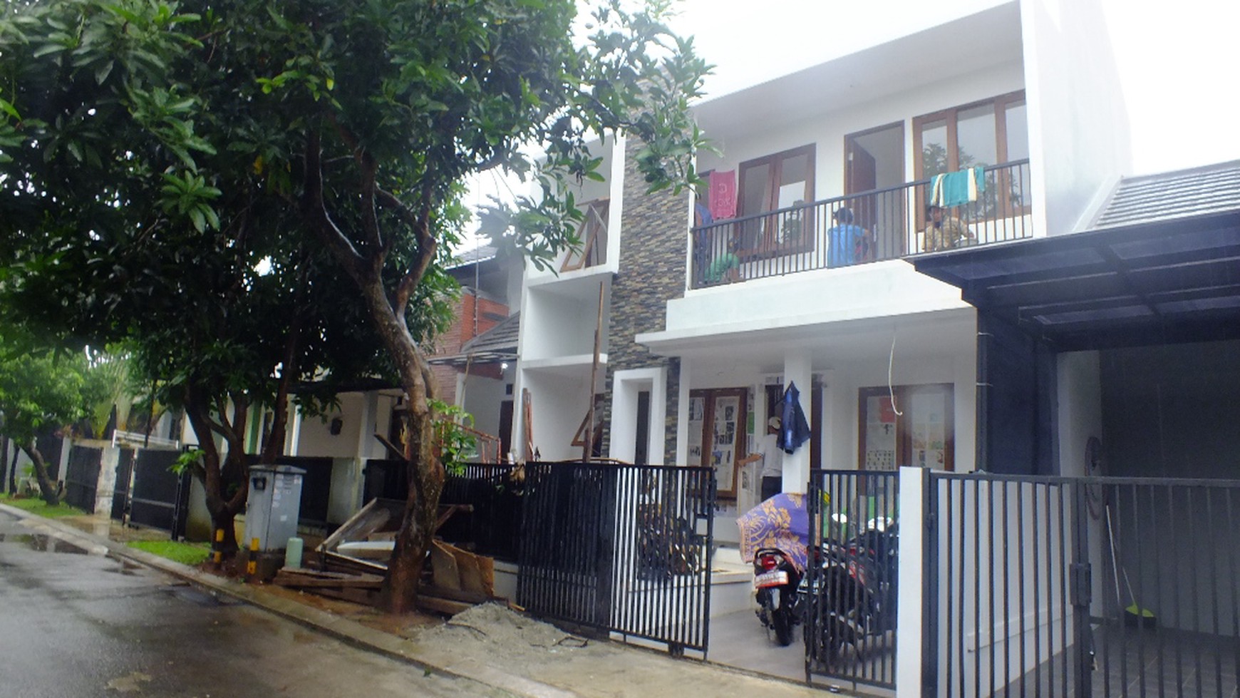 RUMAH BARU,STRATEGIS,SIAP HUNI,GOOD PRICE DI SEKTOR 9 BINTARO JAYA