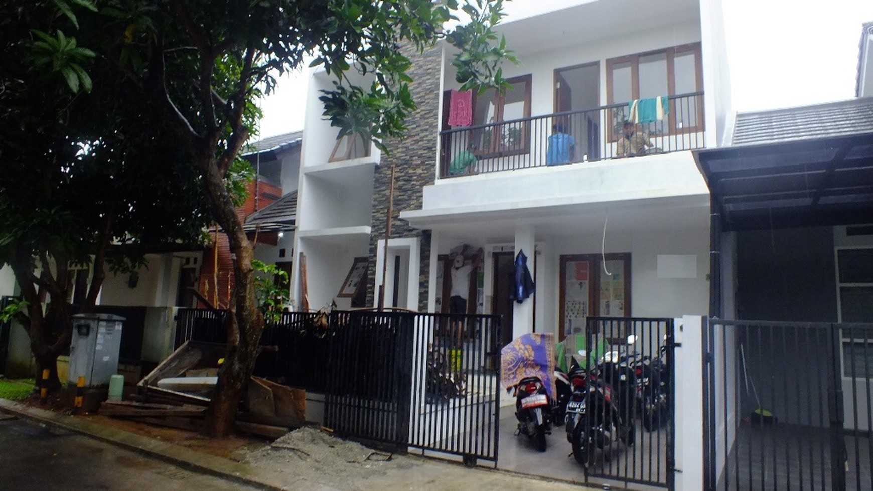 RUMAH BARU,STRATEGIS,SIAP HUNI,GOOD PRICE DI SEKTOR 9 BINTARO JAYA