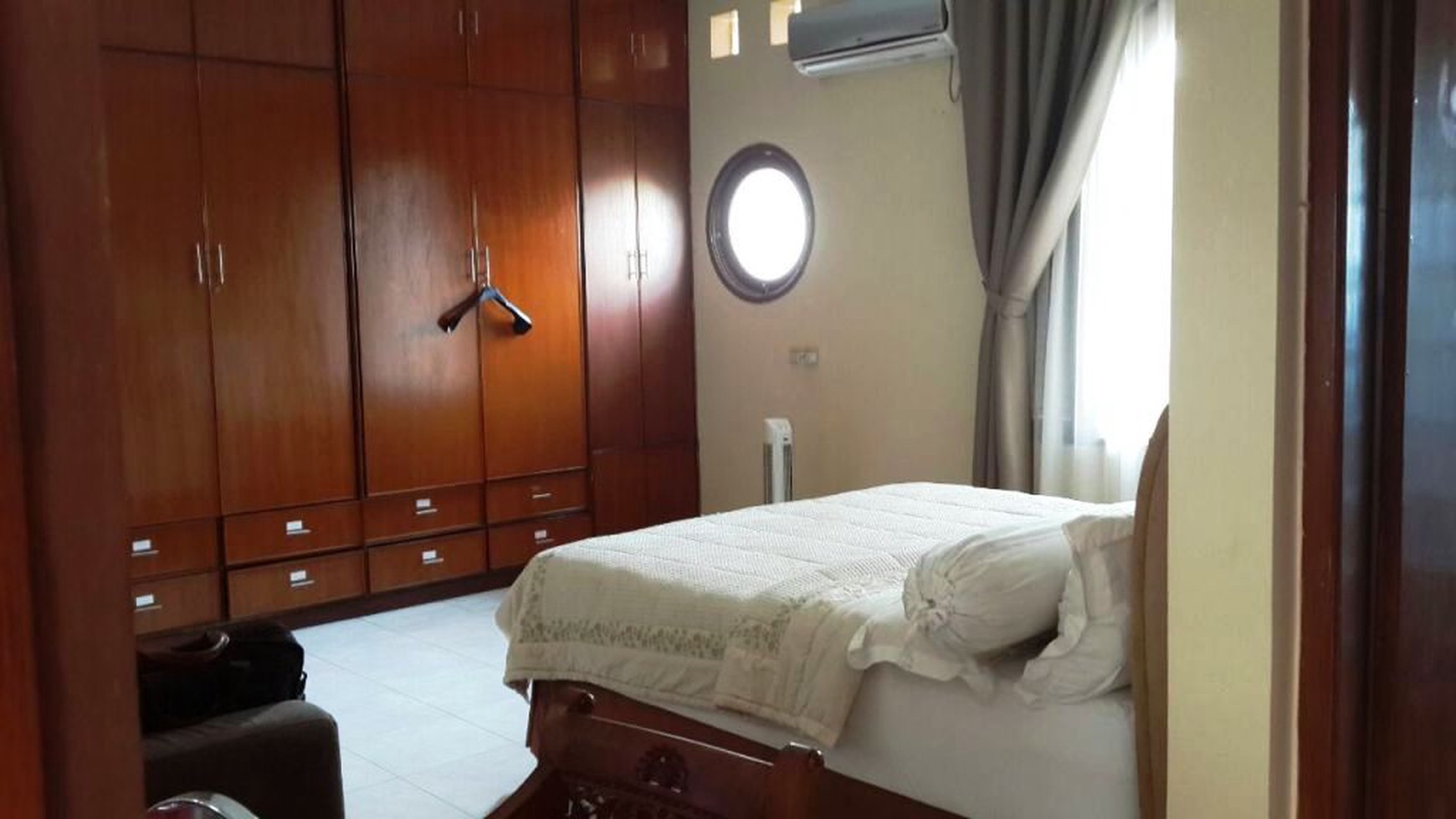 RUMAH ASRI,HALAMAN LUAS,MEDITERAN,GOOD PRICE BINTARO SEKTOR 2