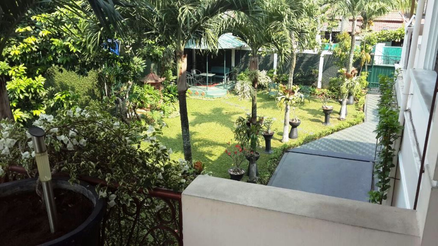 RUMAH ASRI,HALAMAN LUAS,MEDITERAN,GOOD PRICE BINTARO SEKTOR 2