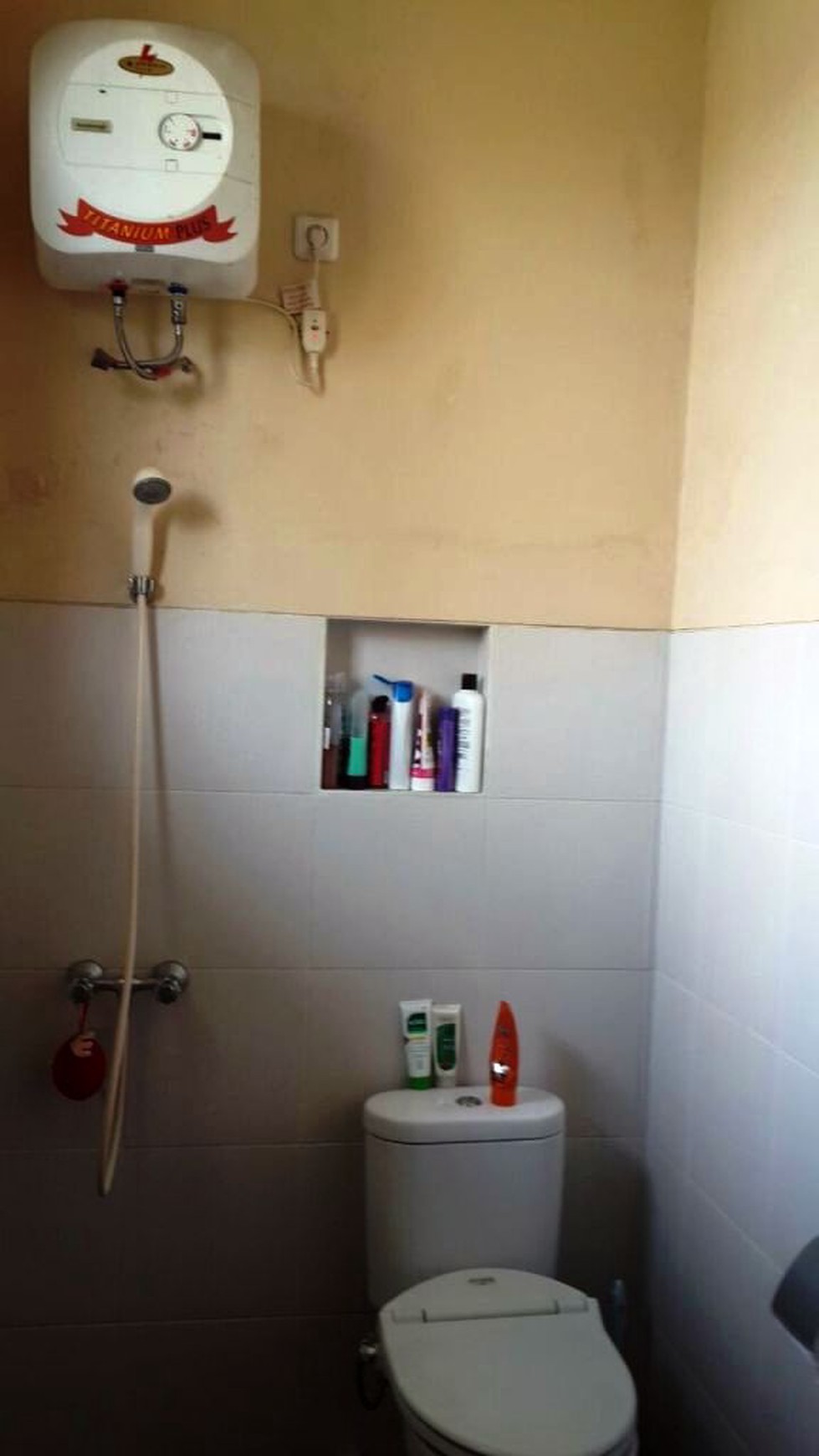 RUMAH ASRI,HALAMAN LUAS,MEDITERAN,GOOD PRICE BINTARO SEKTOR 2