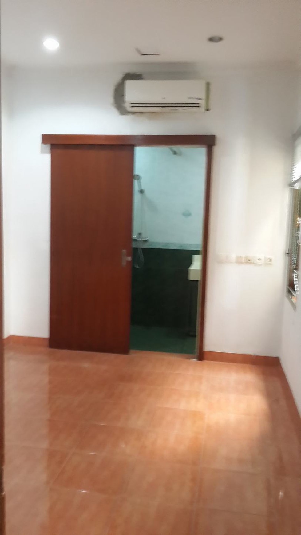 Disewakan Rumah Taman Parahyangan - Lippo Karawaci