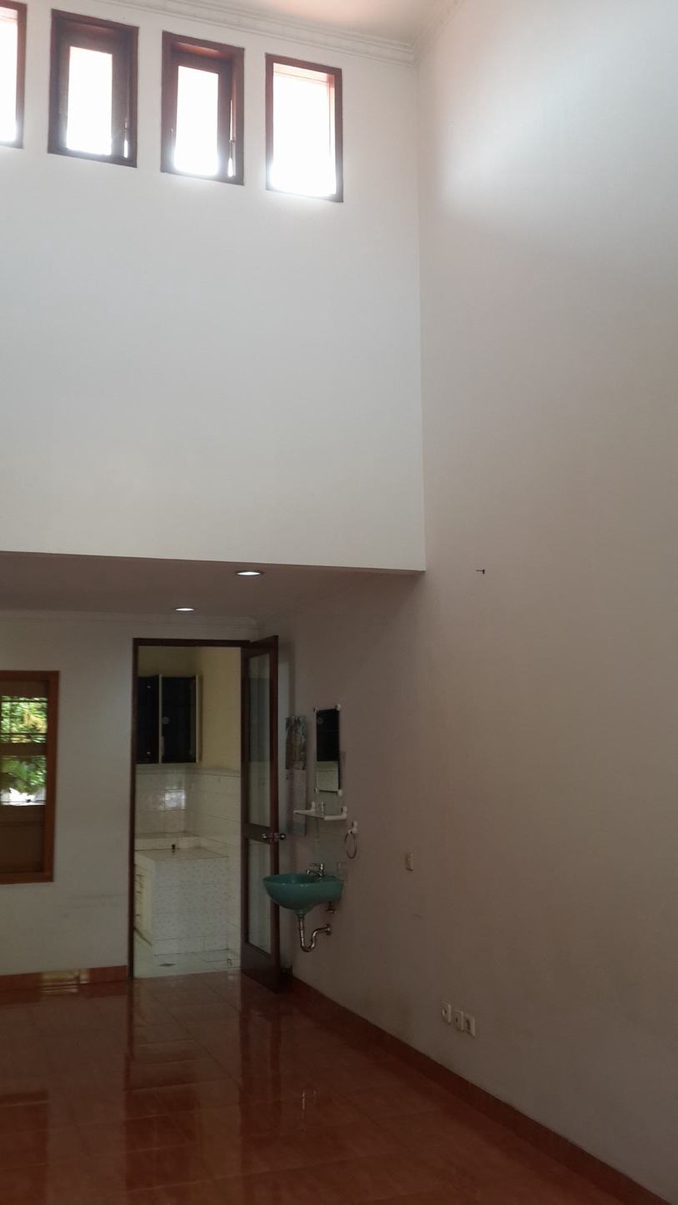 Disewakan Rumah Taman Parahyangan - Lippo Karawaci