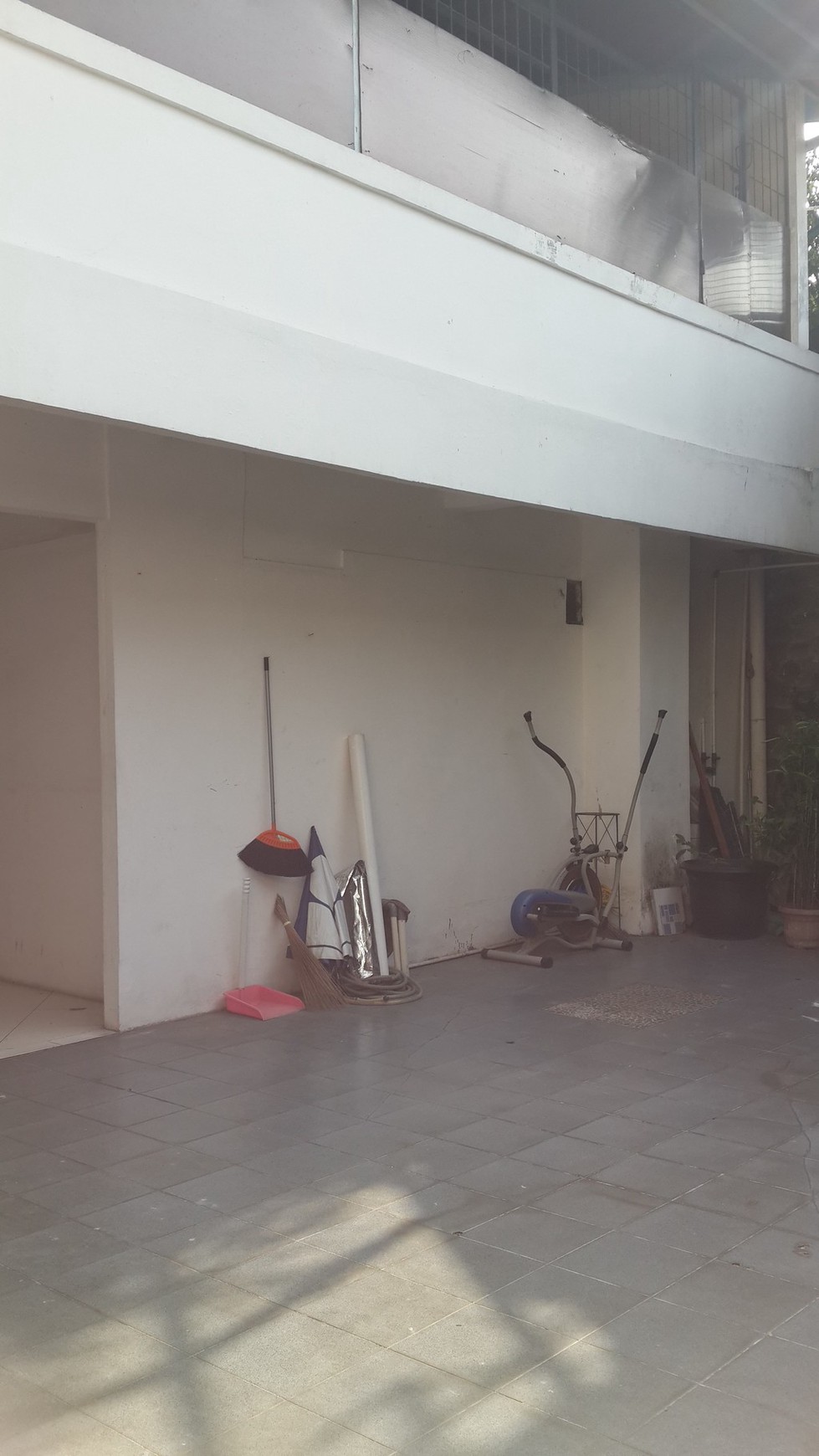 Rumah Bagus,siap huni,lokasi oke di Sektor 3