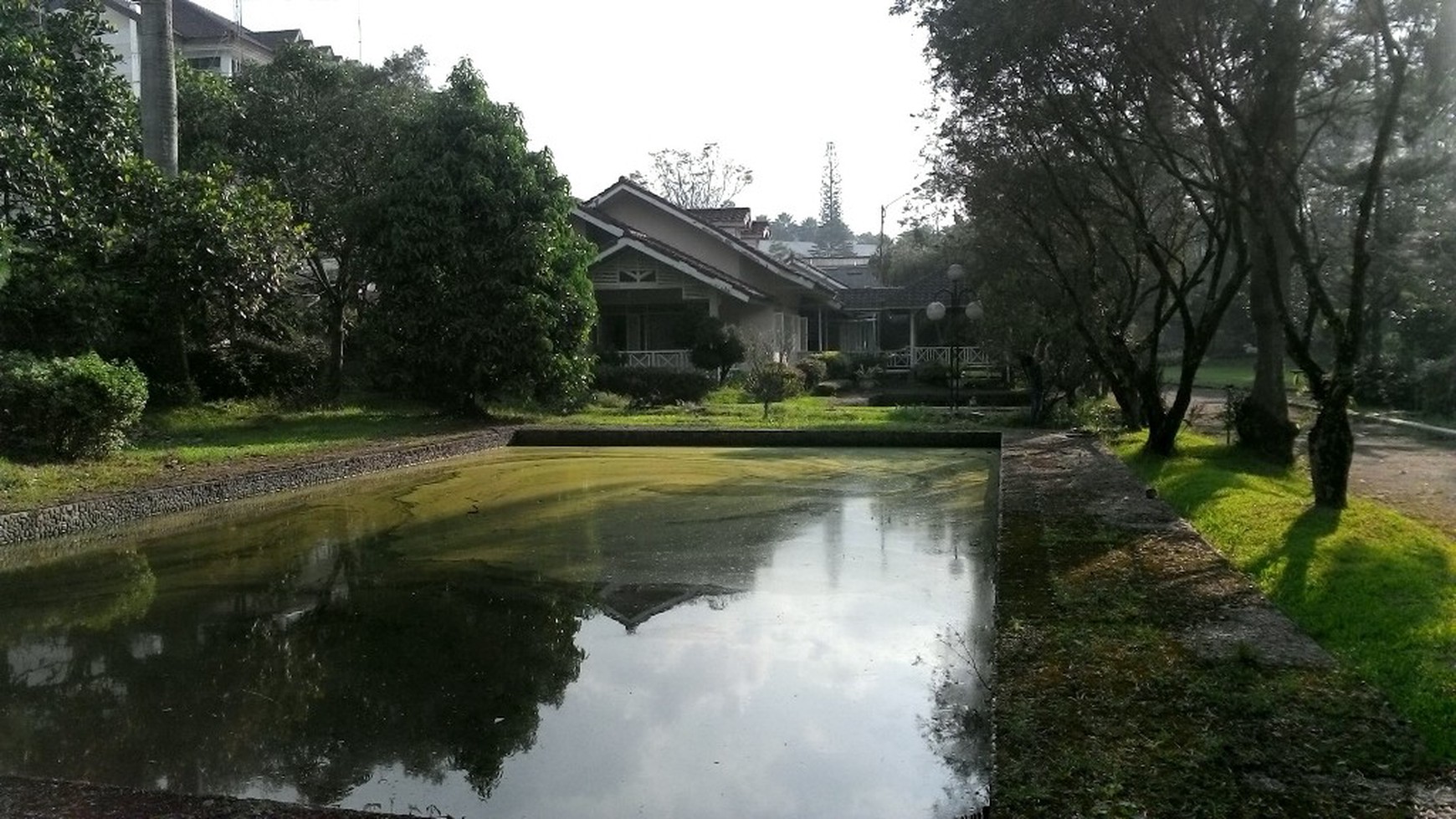 Villa Bagus,halaman luas di Cimacan Puncak