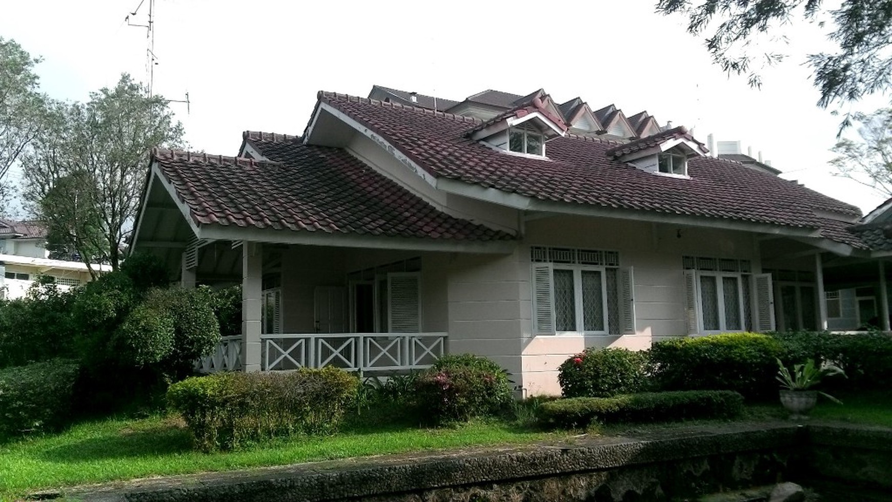 Villa Bagus,halaman luas di Cimacan Puncak