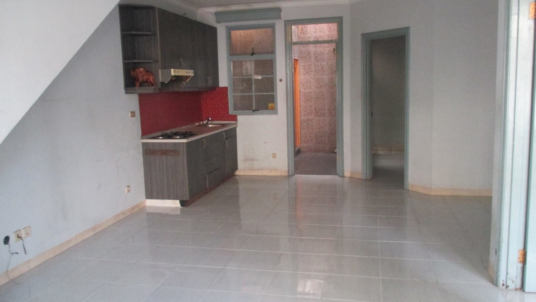 Disewakan Townhouse Taman Paris 2 lantai dasar - Lippo Karawaci