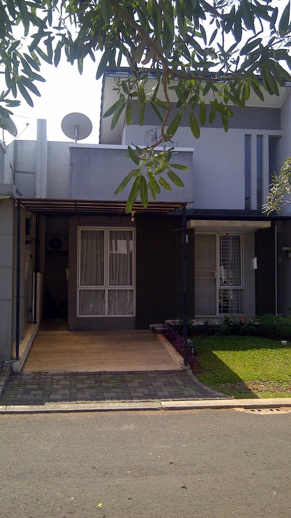 Rumah Bagus,siap huni,lokasi oke di BSD Tangerang