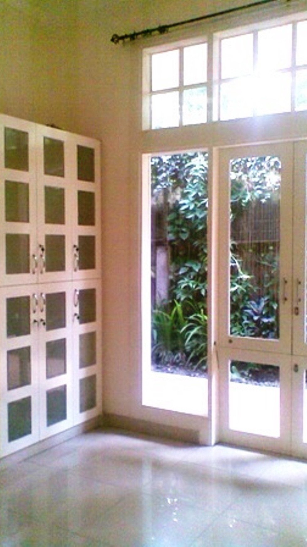 Rumah Mewah,halaman luas,s.pool di cipete