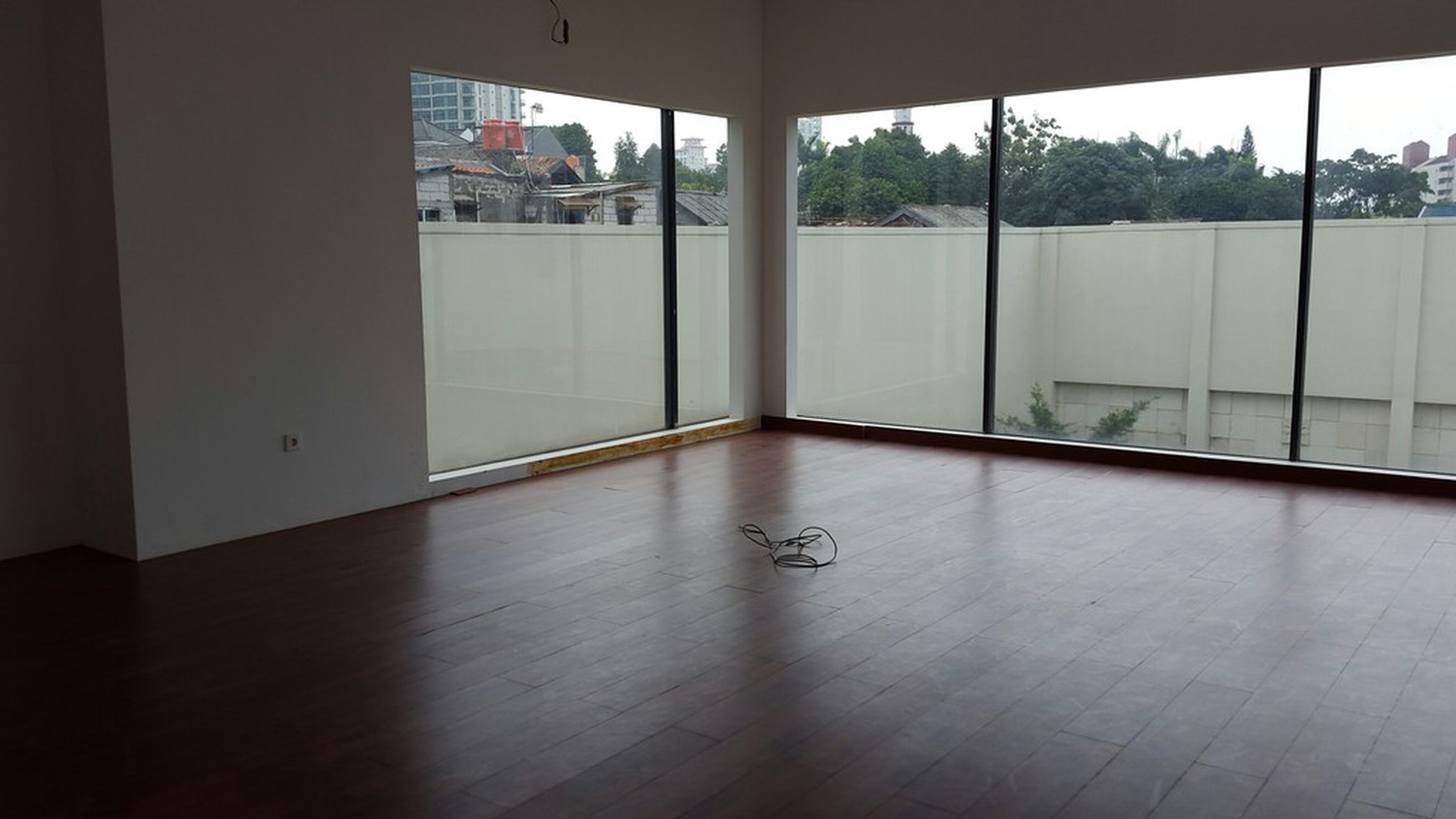 Rumah di Cipete Jalan Saraswati Buntu Desain Minimalis Modern