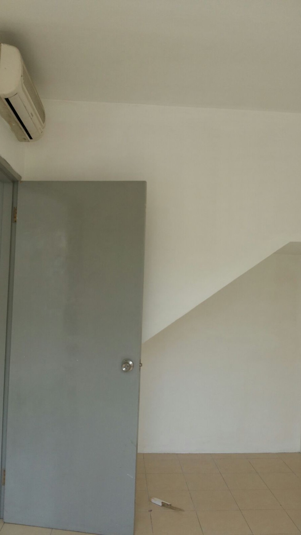 Disewakan Townhouse Taman Hijau lantai 2&3 - Lippo Karawaci